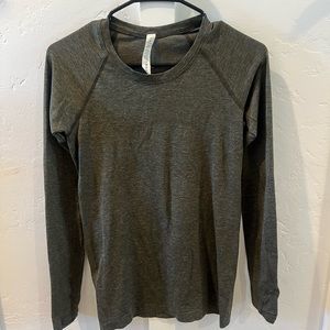 Lululemon green/gray long sleeve performance shirt size 6